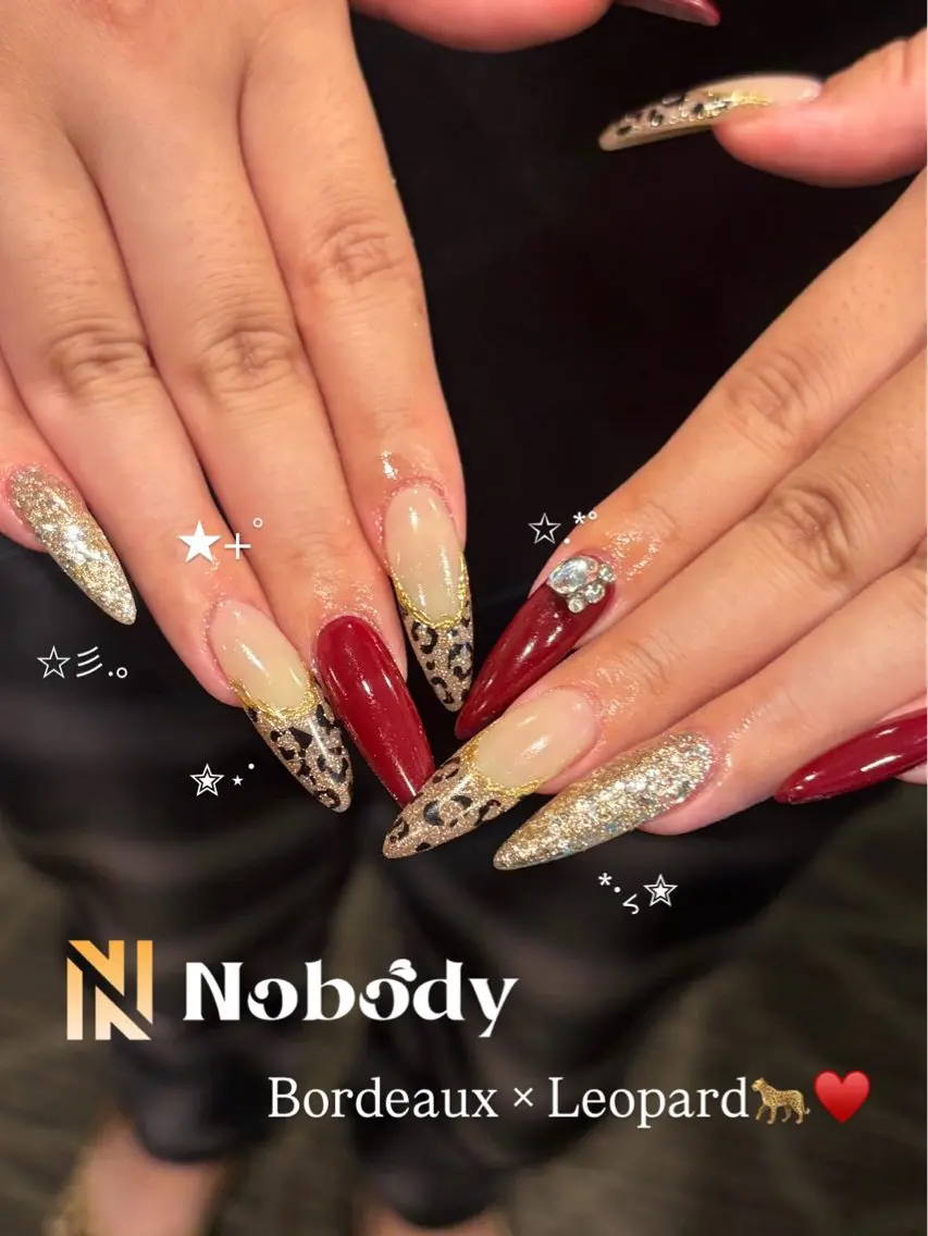 ロング ハンドネイル Nobody_ Karenのネイルデザイン