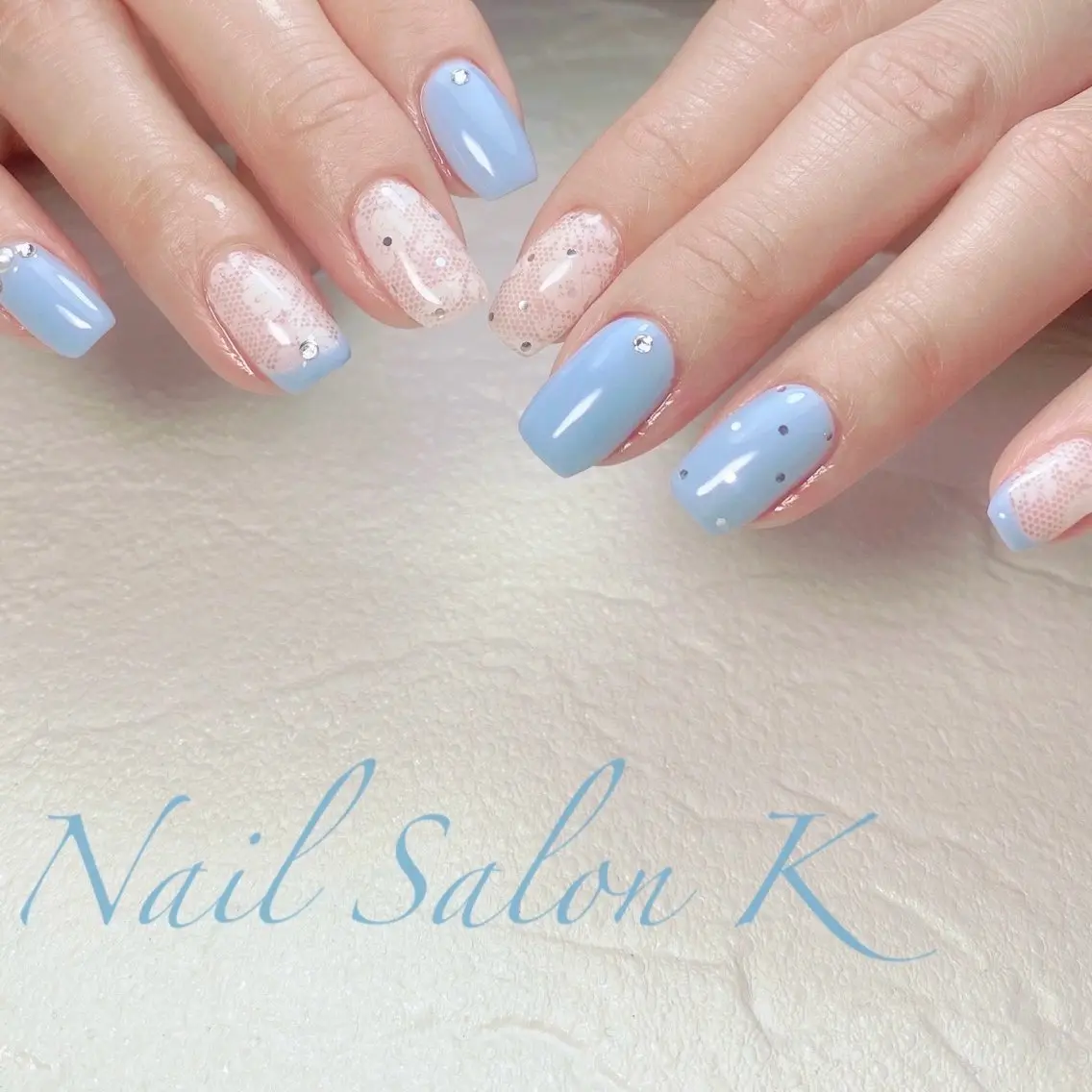 ネイル ブルー ドット レース ストーンネイル ハンドネイル Nail Salon K 🧸美爪育成のネイルデザイン