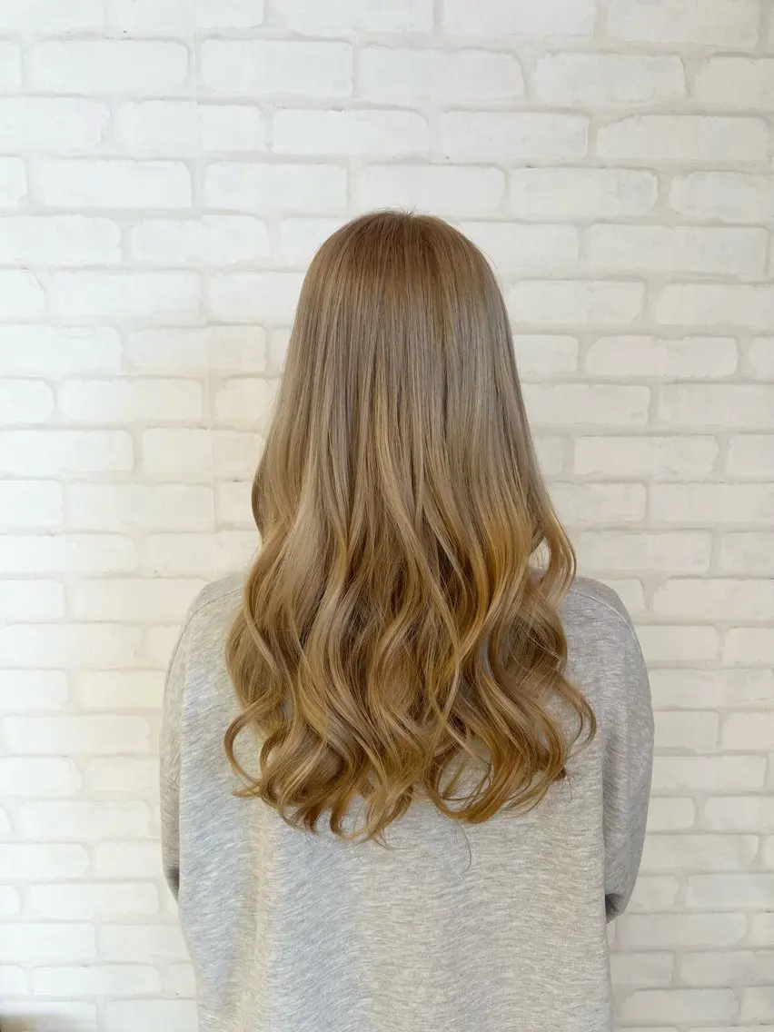 ロング カット ヘアカラー 中川 拓弥のヘアスタイル