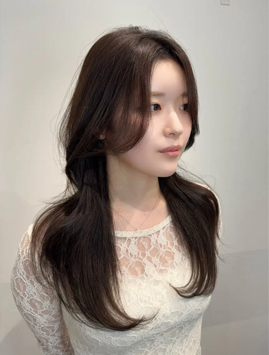 ロング ヘアカラー モデル支持率Ｎｏ．1 透明感グレージュのヘアスタイル