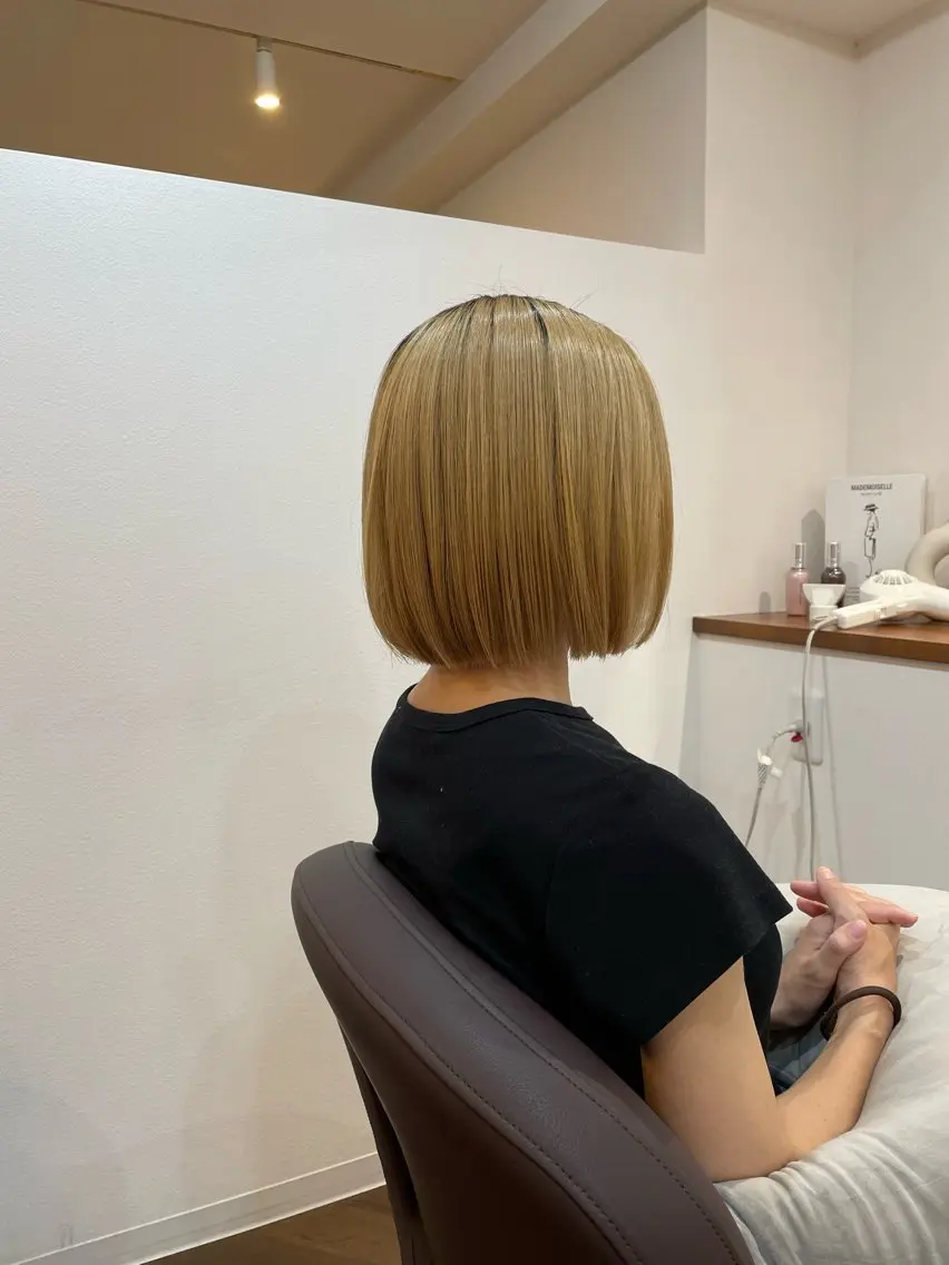 ショート ボブ 吉富 博美のヘアスタイル