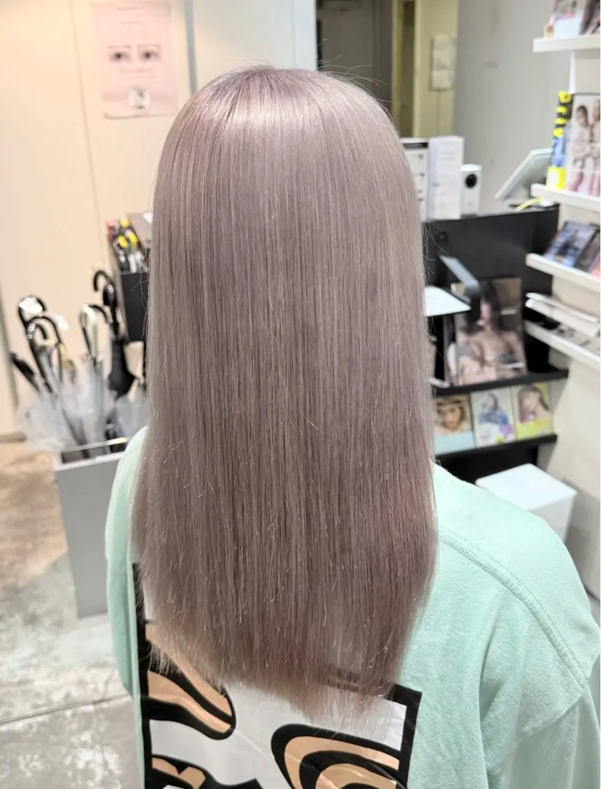 セミロング ヘアカラー 🌈レイヤーカット/ ハイトーン🌈タクマのヘアスタイル