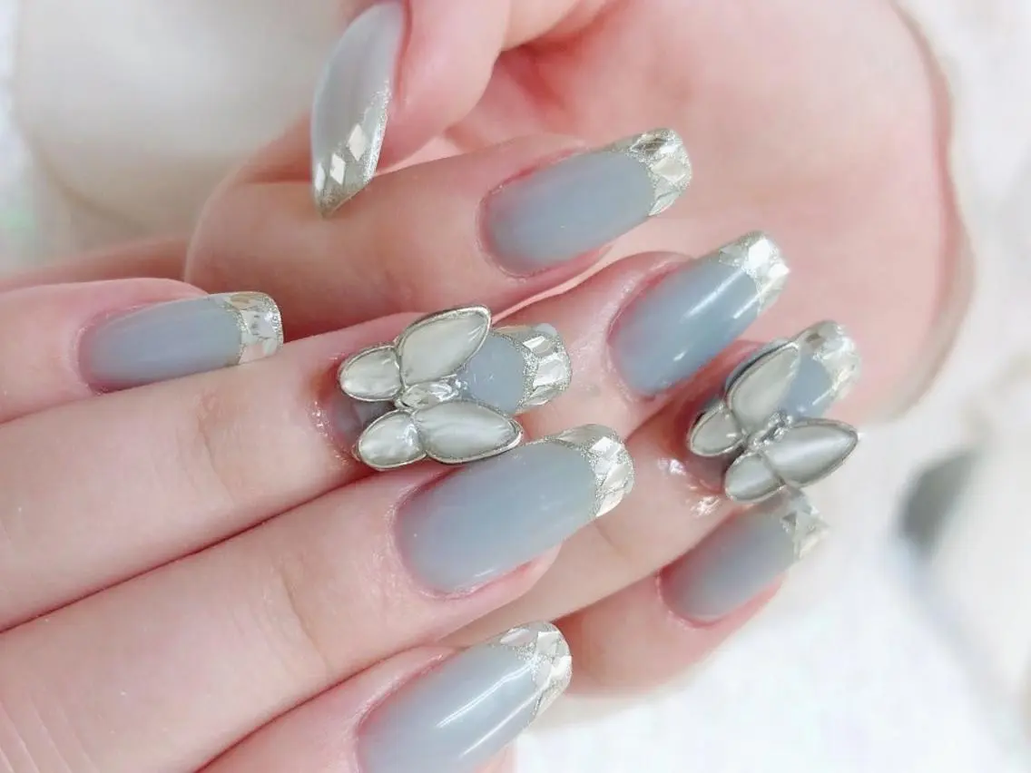 ネイル フレンチネイル ガラスフレンチ 冬ネイル クリスマス ハンドネイル Nail lieNのネイルデザイン