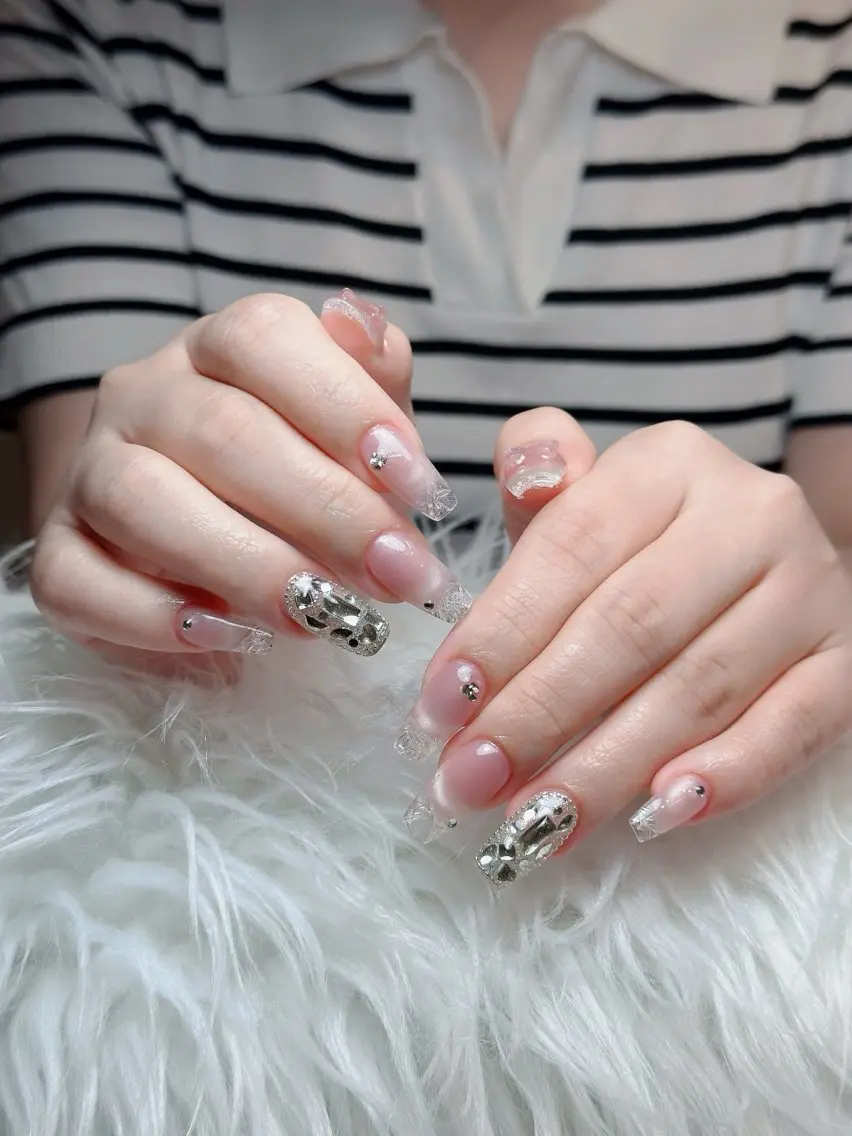 ネイル チークネイル フレンチネイル キラキラネイル 韓国ネイル マグネットネイル ハンドネイル Chibi h.babynailのネイルデザイン