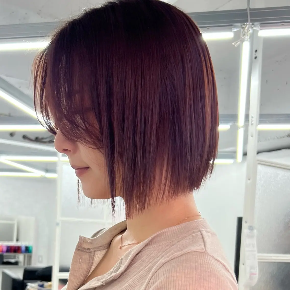 ショート 切りっぱなしボブ ボブ 髪質改善 酸性ストレート 縮毛矯正 トリートメント 岸下 理緒のヘアスタイル