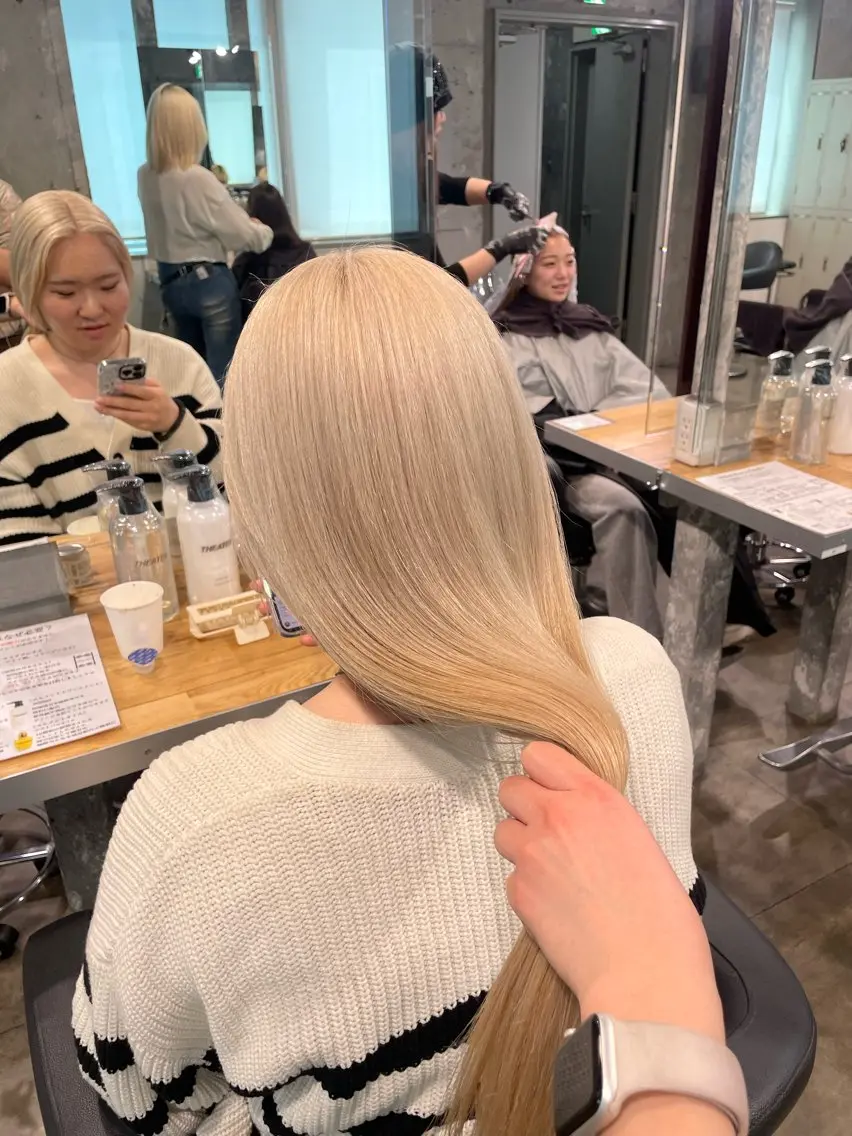 ロング カラー ヘアカラー ハイトーン 横浜💞ミオのヘアスタイル