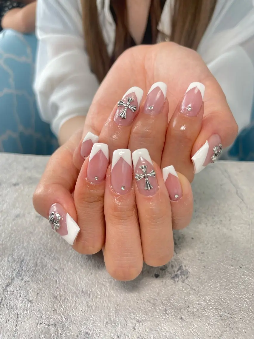 ネイル フレンチネイル はるひな ねいるのネイルデザイン