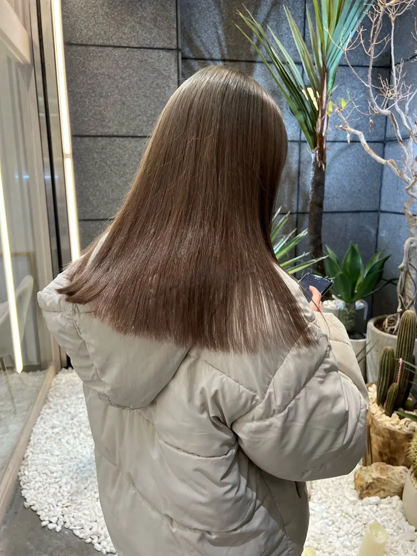 セミロング カラー ハイトーンカラー ヘアカラー 酸性ストレート人気 No,1/カスミ🩰のヘアスタイル