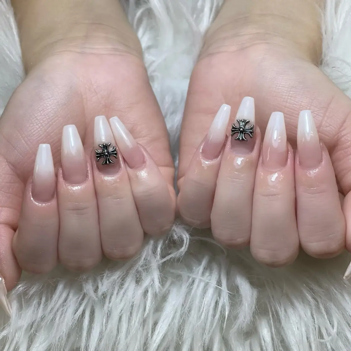 ネイル チークネイル フレンチネイル グラデーション キラキラネイル 韓国ネイル HIKARIHANA NAILのネイルデザイン