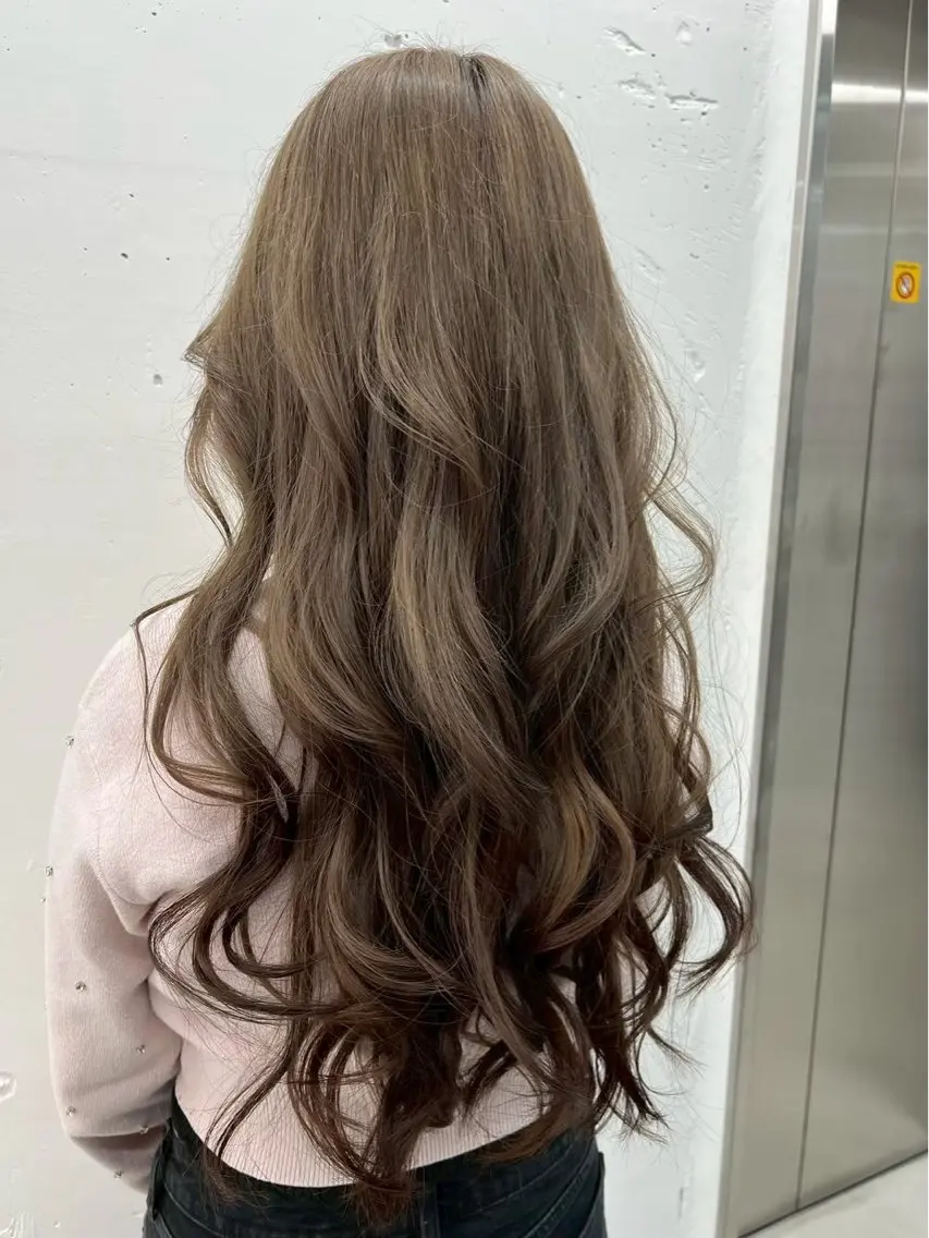ロング カラー ベージュカラー ブリーチ ブラウンカラー 透明感カラー グレージュ ヘアカラー 野内 柚那 / JILLSTUDIOのヘアスタイル