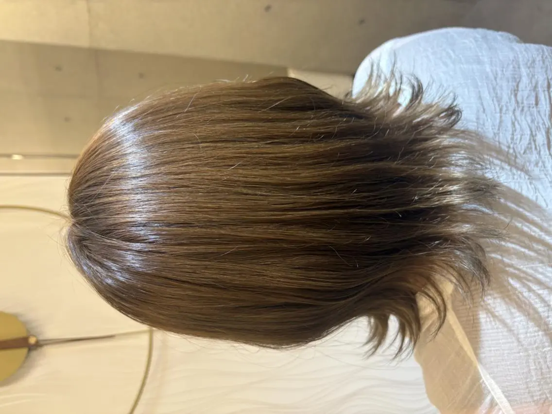 ショート アッシュ アッシュブラウン ヘアカラー トリートメント ルミエール ブリーチ/ハイトーンのヘアスタイル