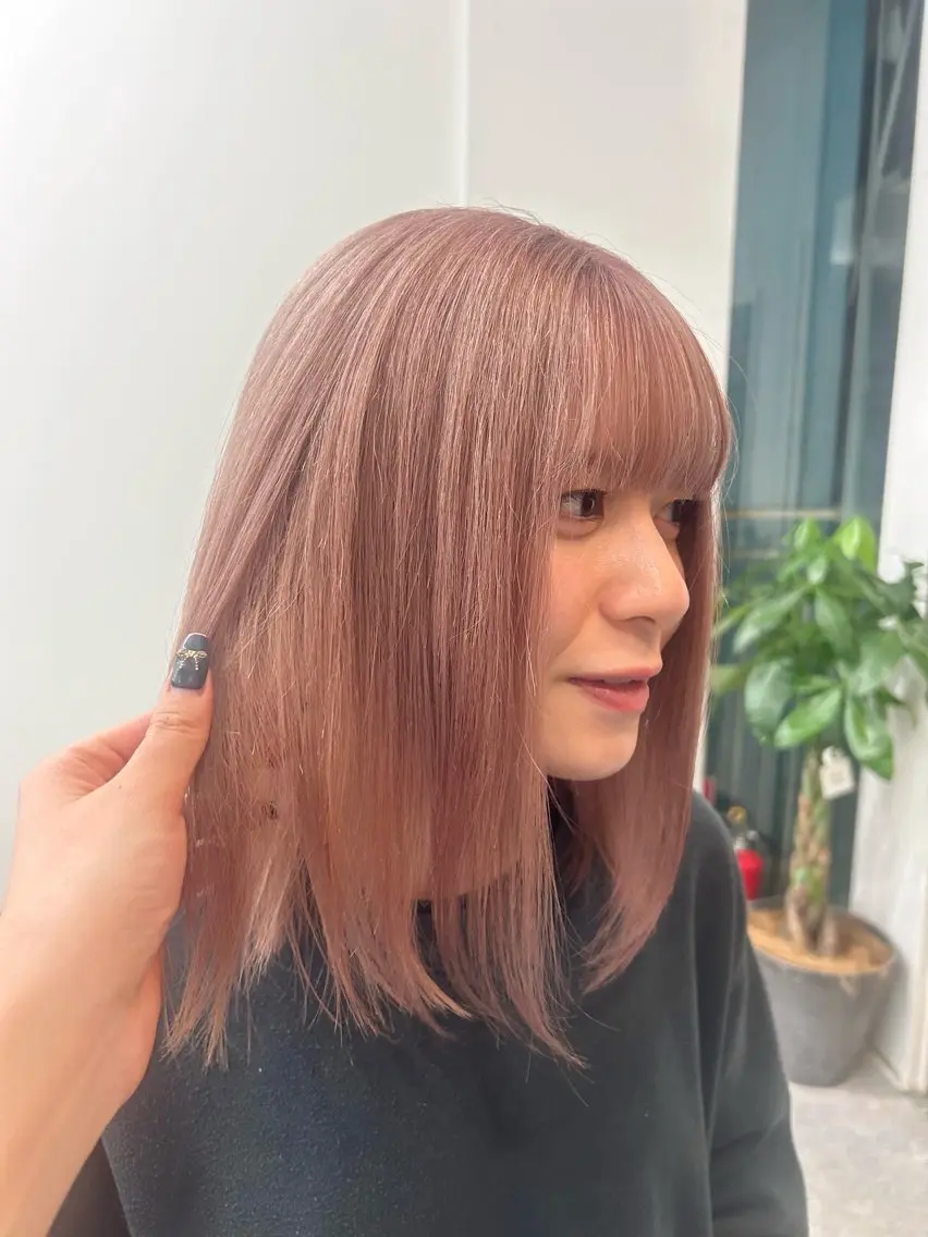 ミディアム カラー ベージュカラー ブリーチ ピンクカラー ピンクベージュ ヘアカラー 金澤 希空のヘアスタイル