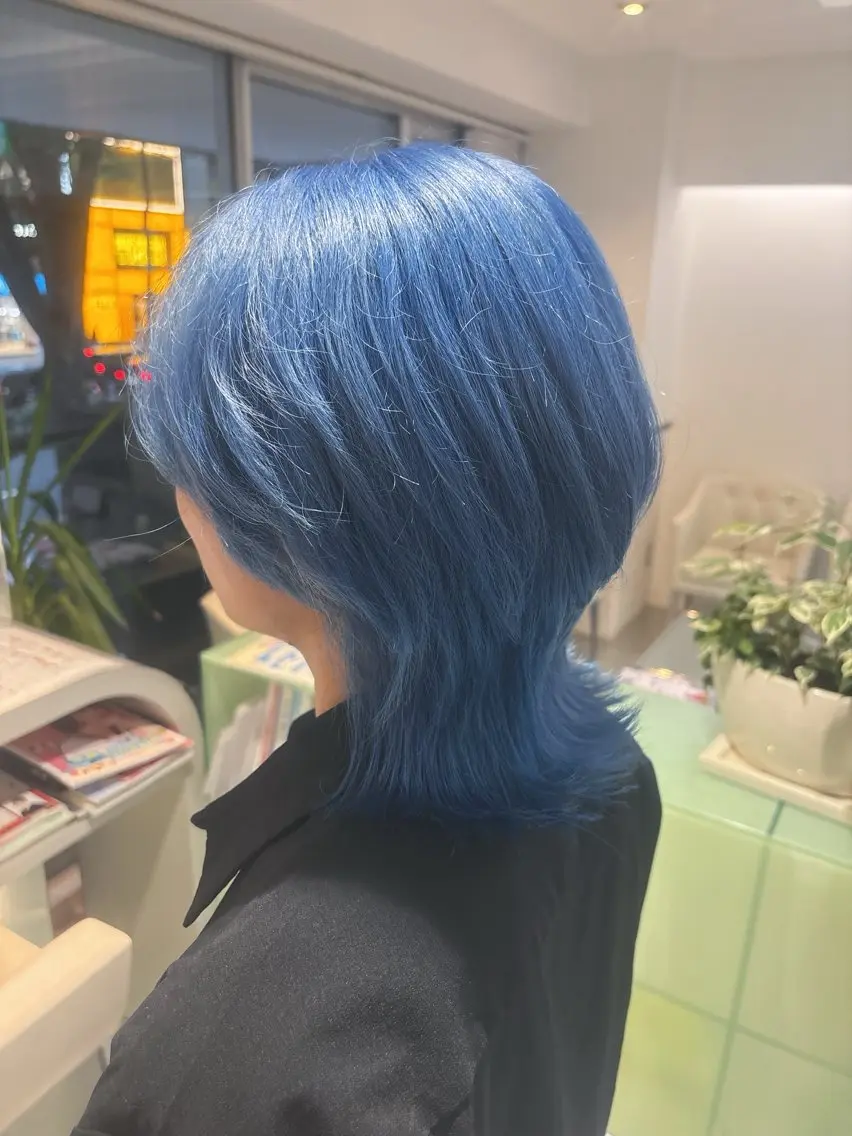 ミディアム レイヤーカット ヘアカラー 緑川 瑠奈のヘアスタイル