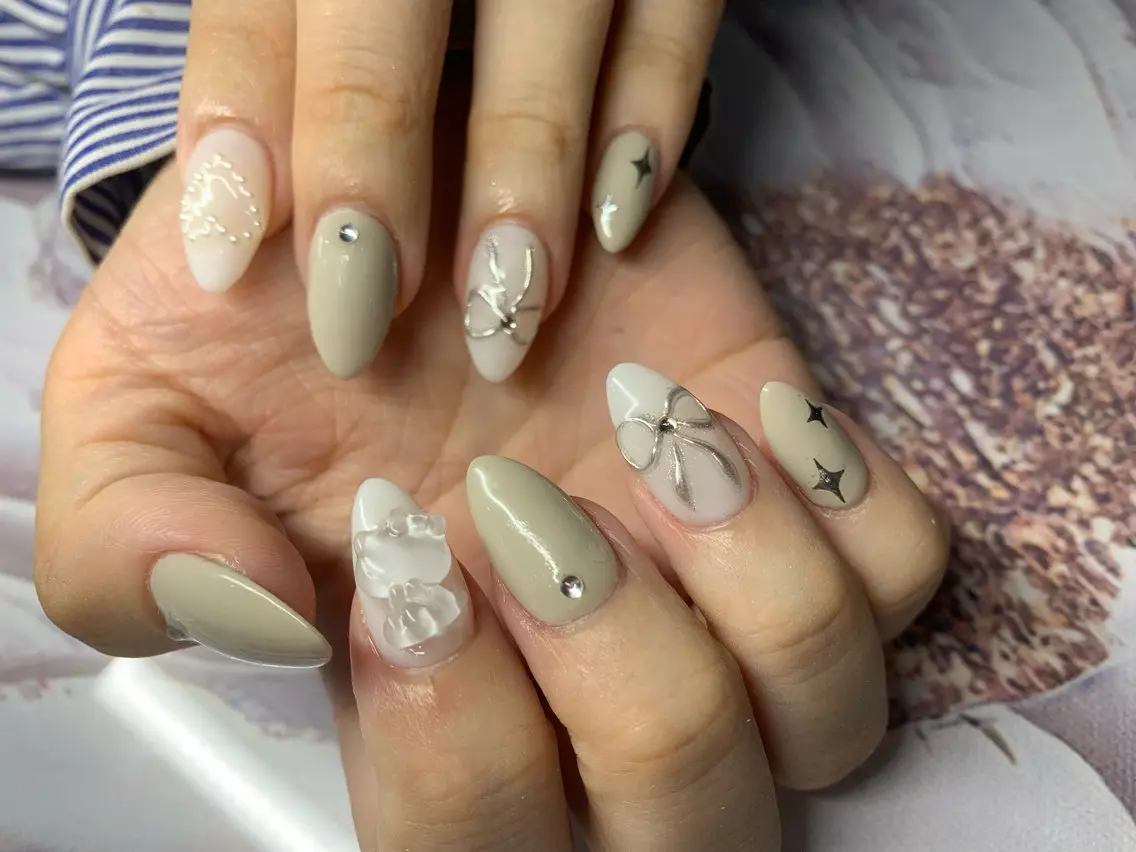 ネイル シンプルネイル akina nailsのネイルデザイン