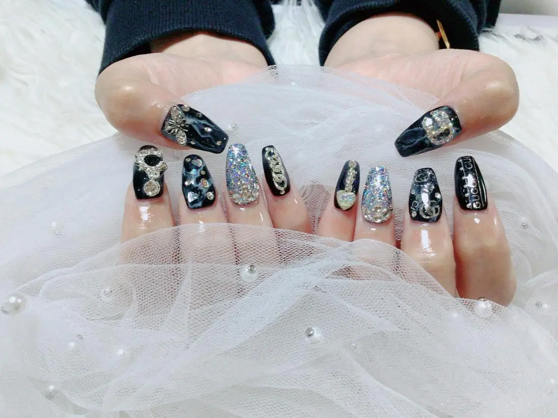 ネイル C ✨Mのネイルデザイン