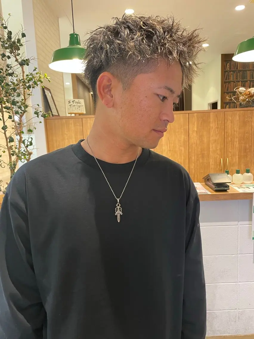 ショート カラー パーマ ヘアアレンジ メンズ メンズハイライト メンズパーマ ツイストスパイラルパーマ ハイライトカラー ハイライト ❣️倉敷❣️美髪 カラー能登一成のヘアスタイル