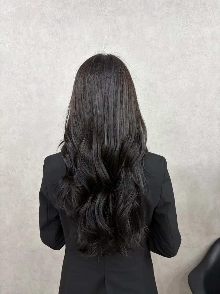 ロング カラー 黒髪 透明感カラー 倉澤 愛理のヘアスタイル
