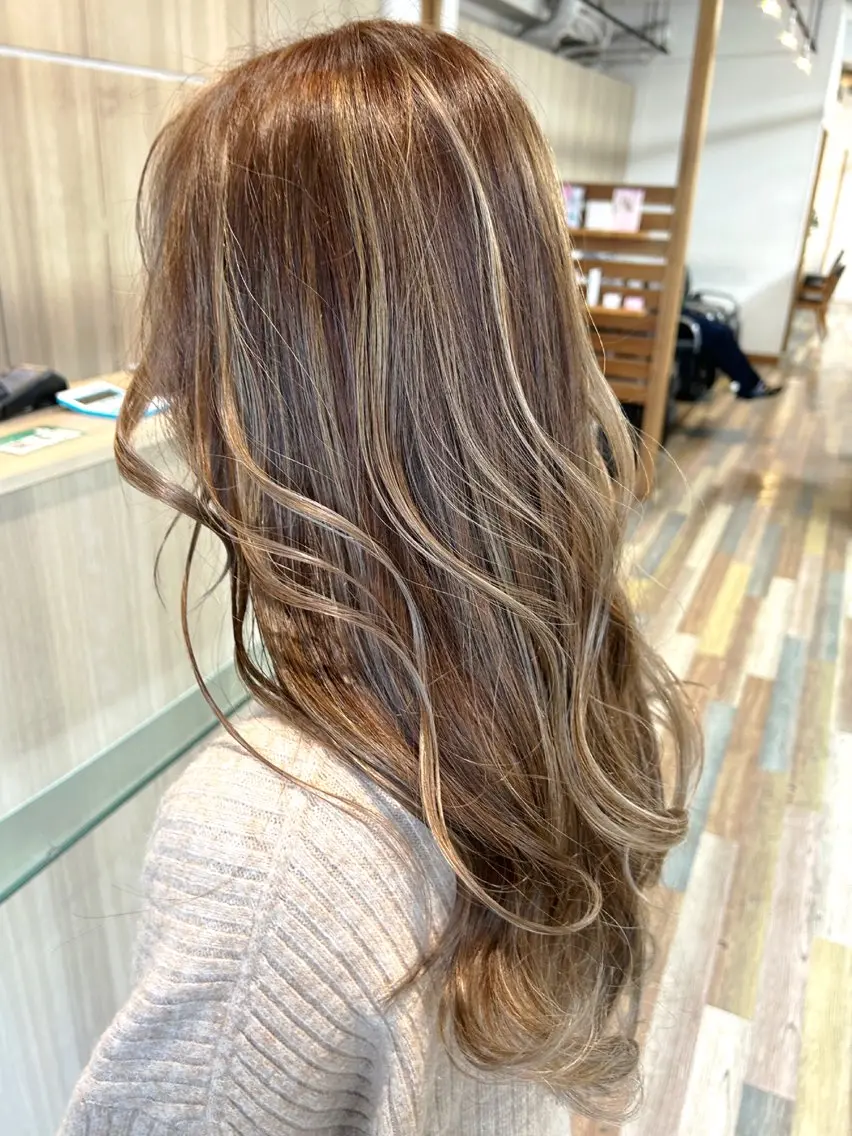 セミロング カラー ベージュカラー ハイライトカラー ハイライト ❤️千葉県代表❤️ 店長❤️柿本翔一朗のヘアスタイル