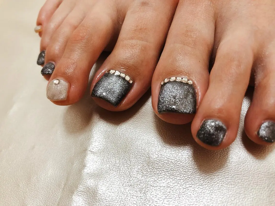 ネイル マグネットネイル ワンカラーネイル ストーンネイル フットネイル mogunail &blowのネイルデザイン