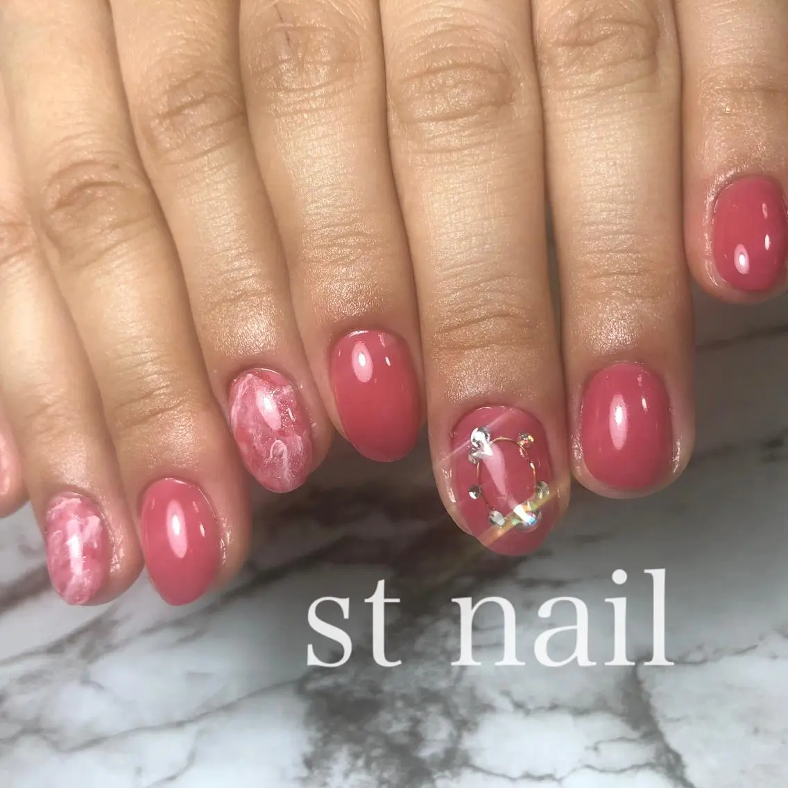 ネイル グリーン オフィスネイル シンプルネイル ストーンネイル st nailのネイルデザイン