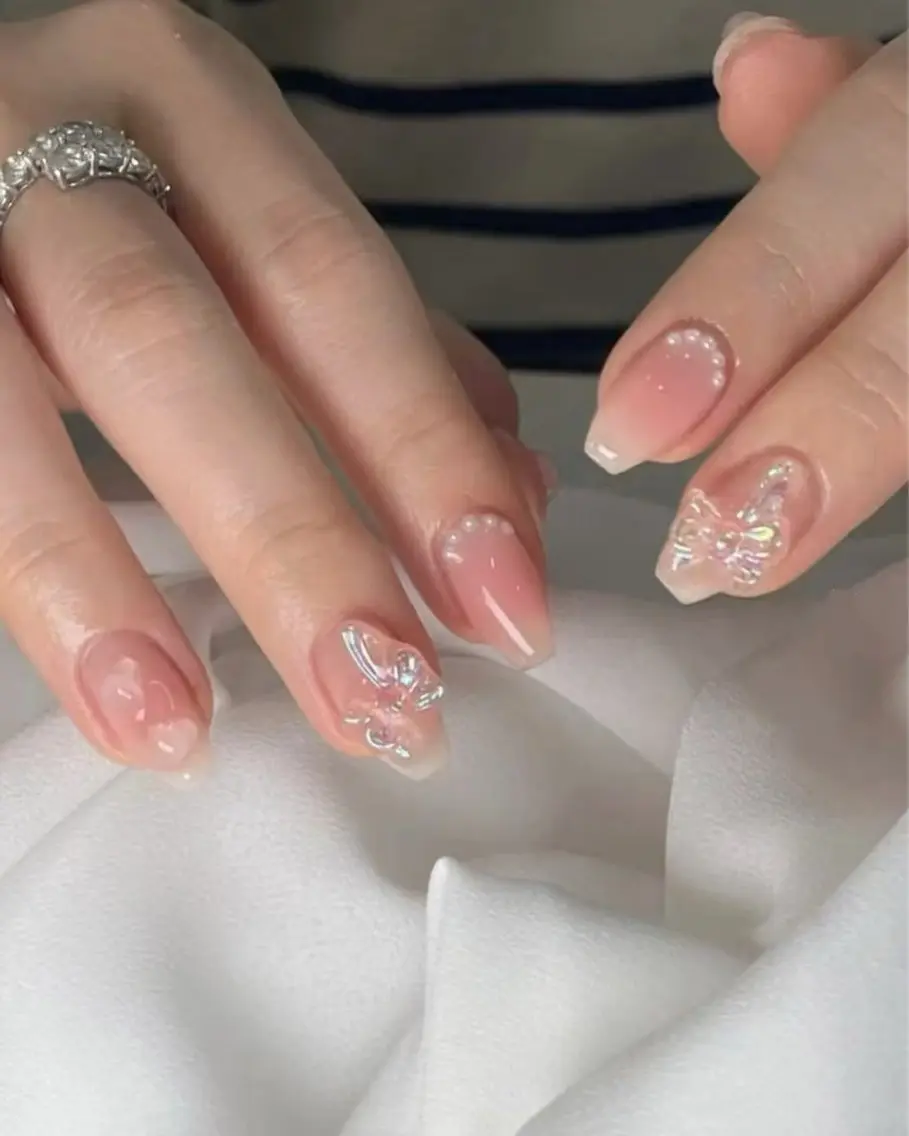 ネイル フラワーネイル フレンチネイル ジェルネイル ガラスフレンチ ハート ハンドネイル BabyYouMi nailのネイルデザイン