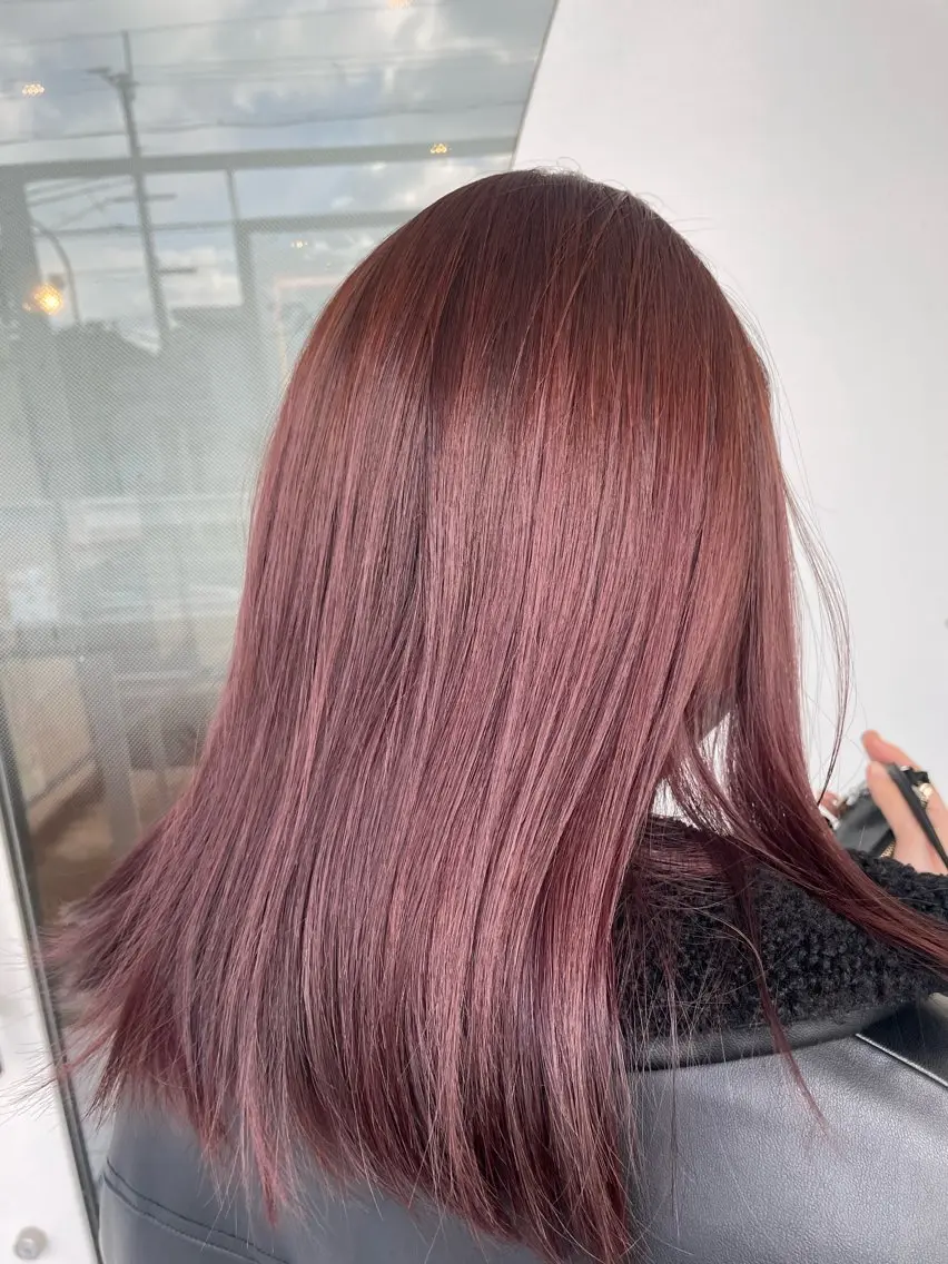 セミロング カラー 平 真亜里のヘアスタイル