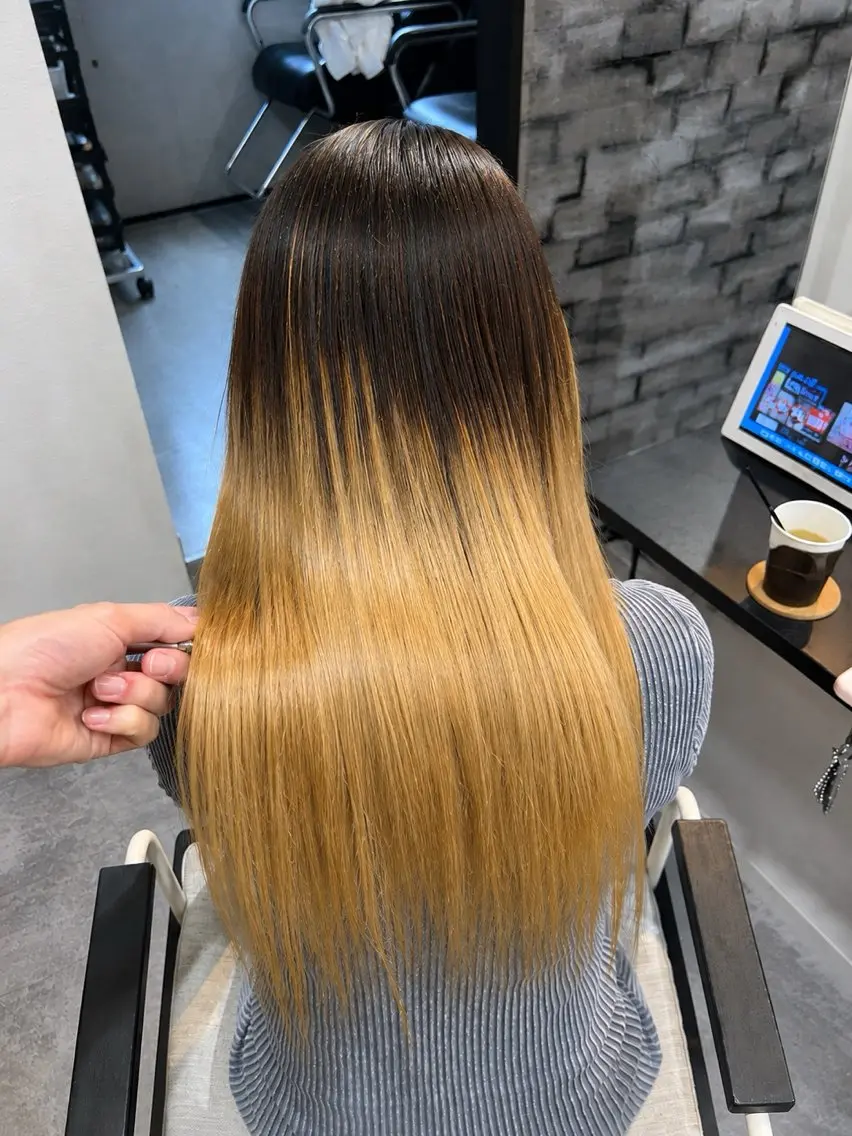 セミロング カラー ヘアアレンジ ブリーチ 透明感カラー ハイトーンカラー 髪質改善 韓国風ヘア 縮毛矯正 トリートメント ヘアセット 髪質改善🫧縮毛矯正 ハイトーン/れんのヘアスタイル