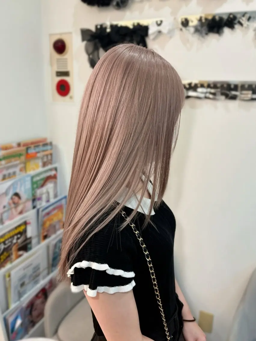 セミロング ヘアカラー ))カラー特化(( 渡邉 怜のヘアスタイル
