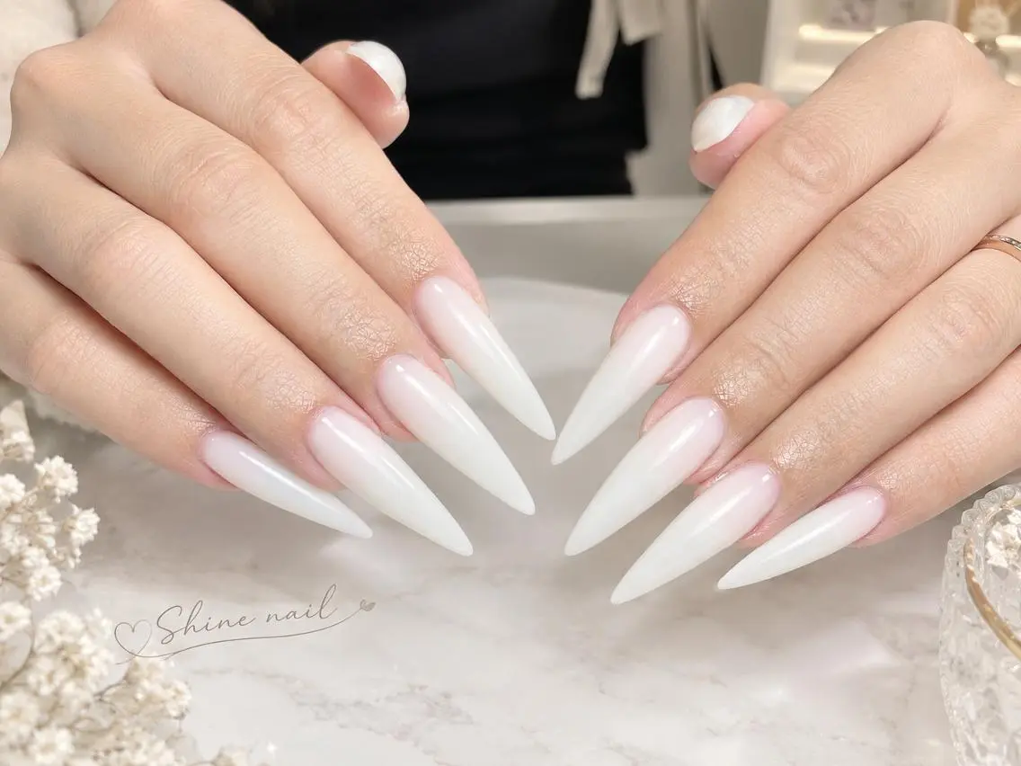 ネイル サイナ🎀 長さだし&デザインのネイルデザイン
