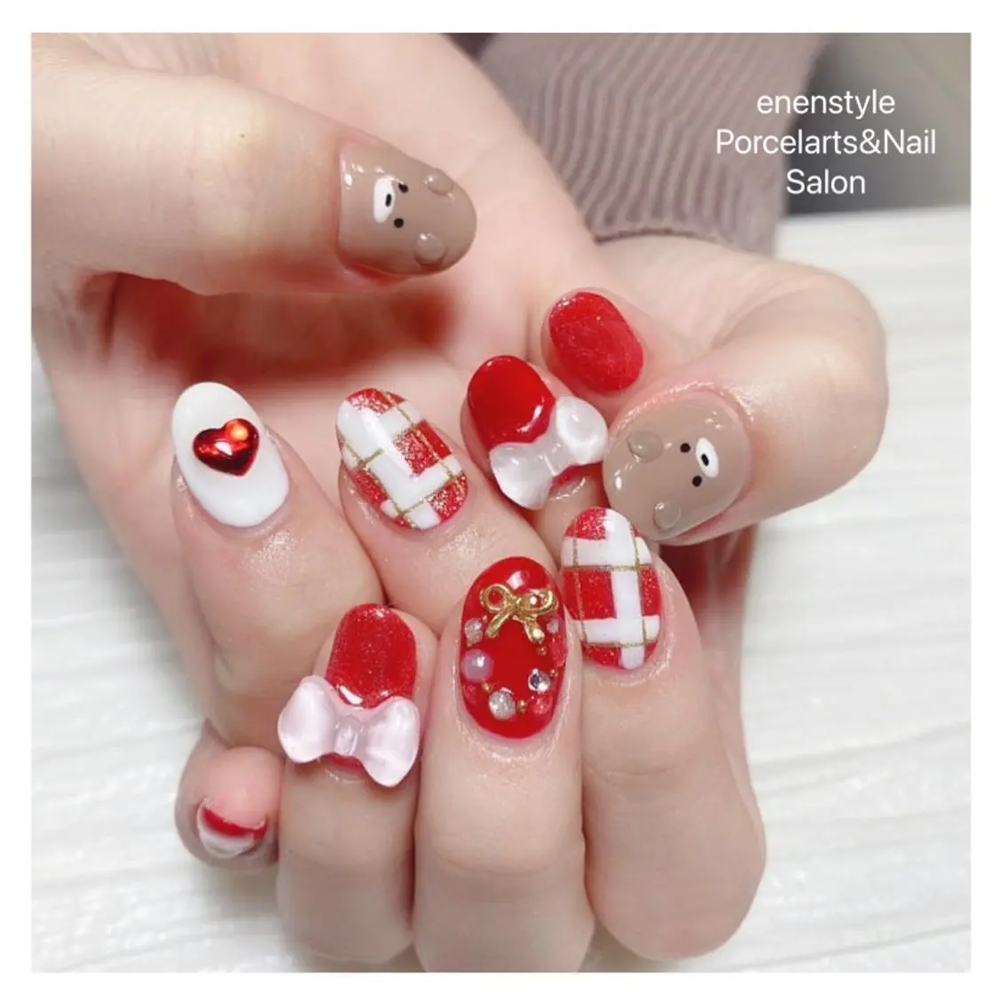 ミディアム ネイル ハンドネイル 🐾enen style 🐾のネイルデザイン
