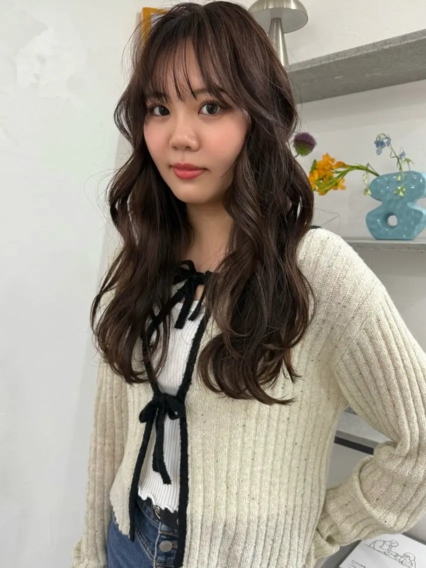 ロング ヘアカラー イシイ モエカのヘアスタイル