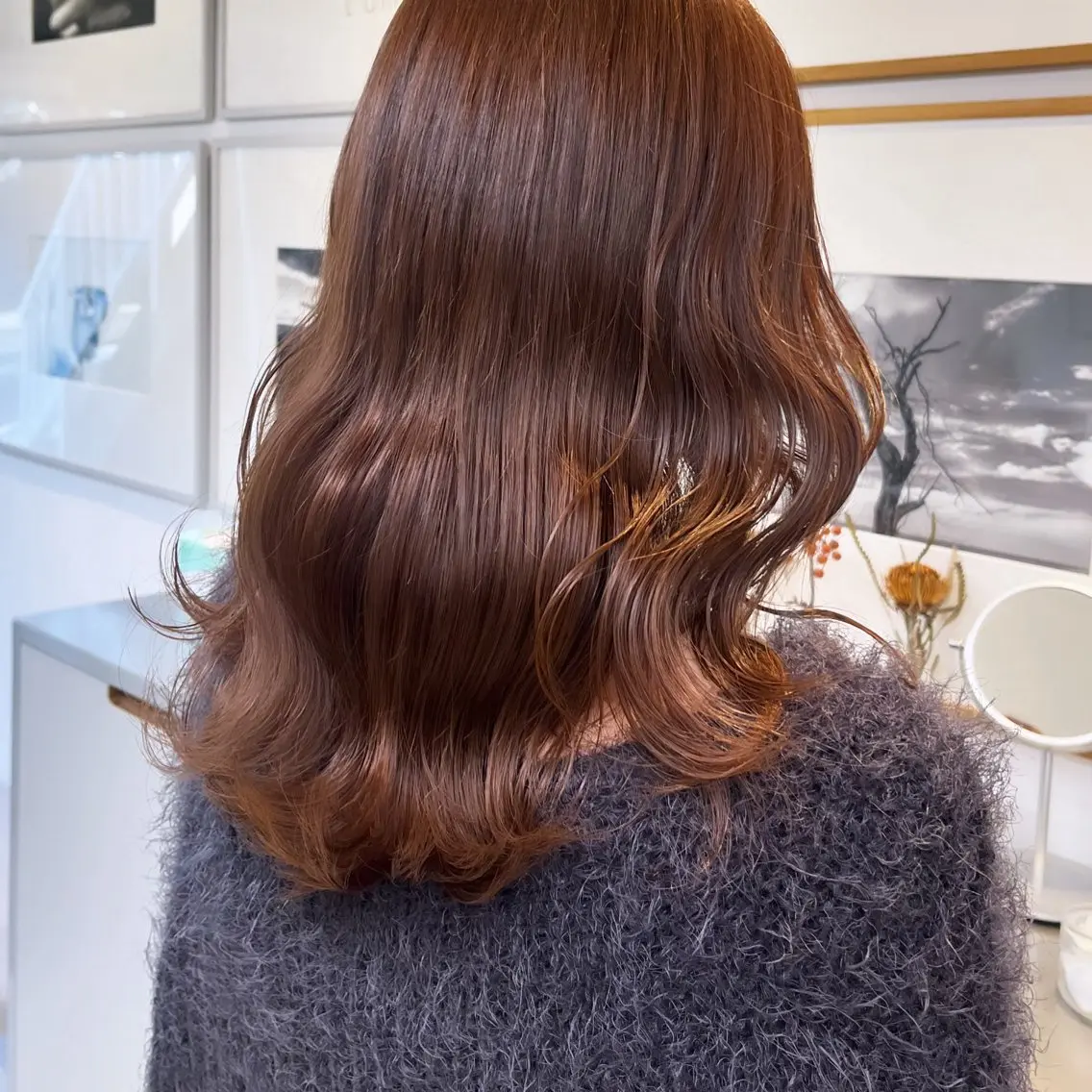 ミディアム カラー ベージュカラー ブラウンカラー オレンジ オレンジベージュ オレンジブラウン ヘアカラー トリートメント ヘッドスパ ヘアセット カジュアルを女っぽく 𝗮𝘆𝗮𝗰𝗼のヘアスタイル