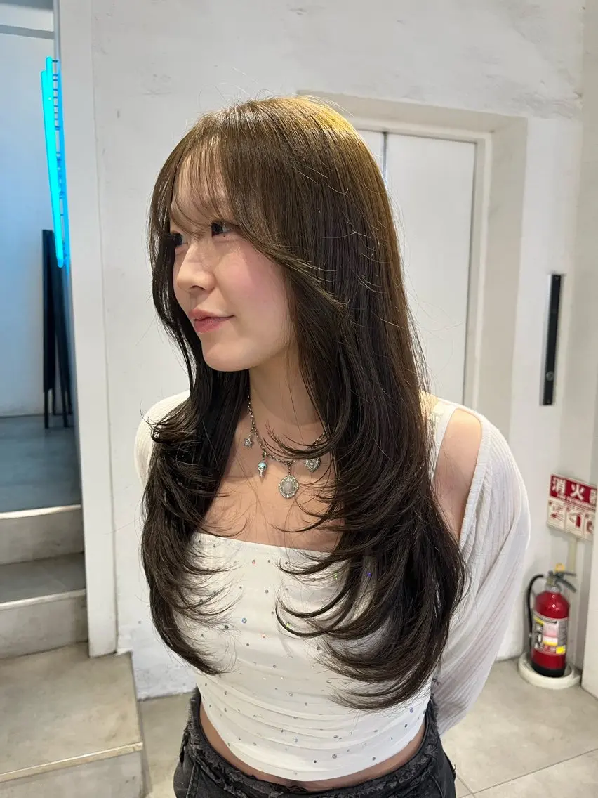 ロング カラー せりな🎀🕯️ /透明感カラーのヘアスタイル