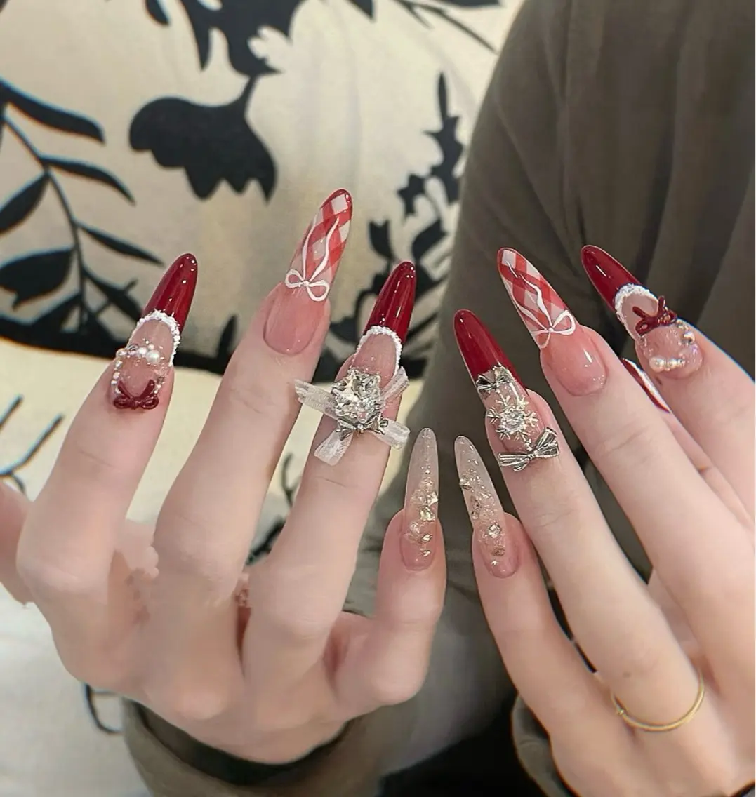 ネイル フラワーネイル フレンチネイル ジェルネイル ガラスフレンチ ハート ハンドネイル BabyYouMi nailのネイルデザイン