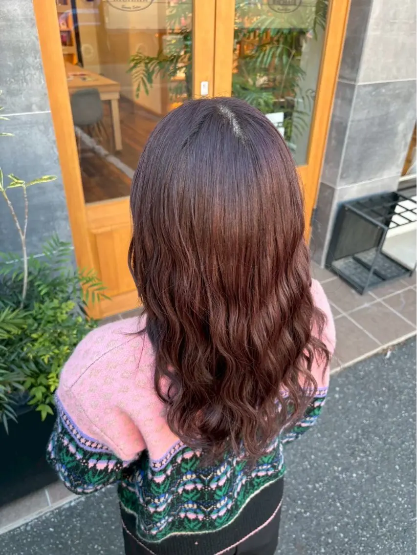 ロング カラー 杉山 咲のヘアスタイル