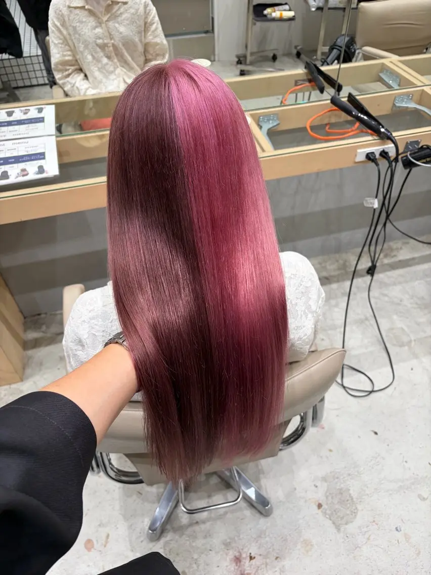ロング カラー ブラウンカラー チョコレートブラウン ピンクカラー ヘアカラー トリートメント Yuya/ハイトーン /ブリーチ/ホワイトのヘアスタイル