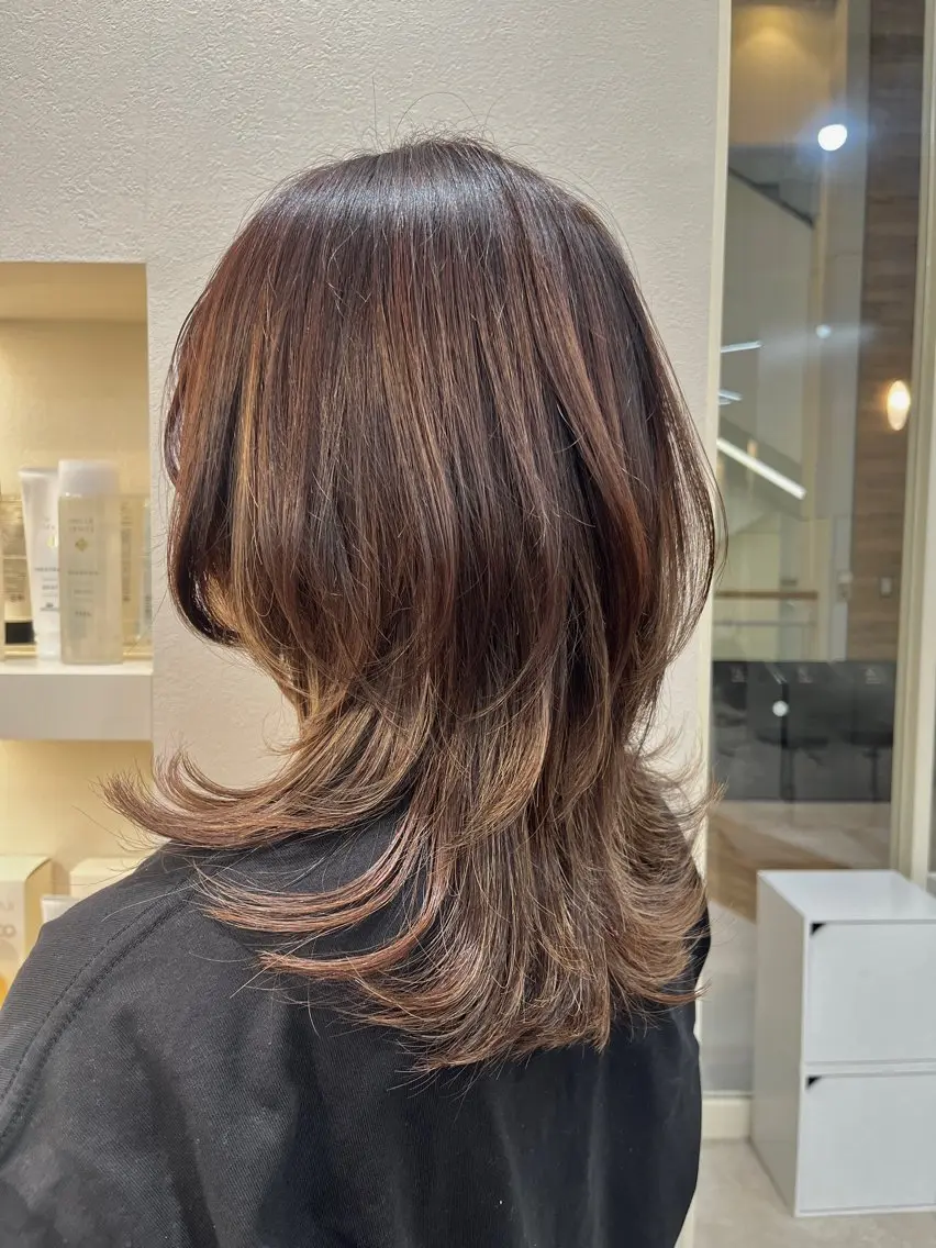 ミディアム カラー 長島 絹和のヘアスタイル
