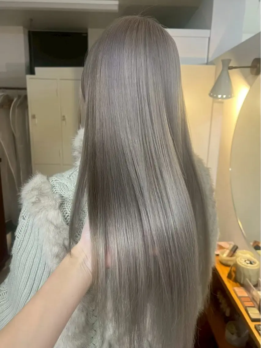 ロング カラー ブリーチ ケアブリーチ ハイトーンカラー ロング ハイトーン/デザイン 小林美咲のヘアスタイル