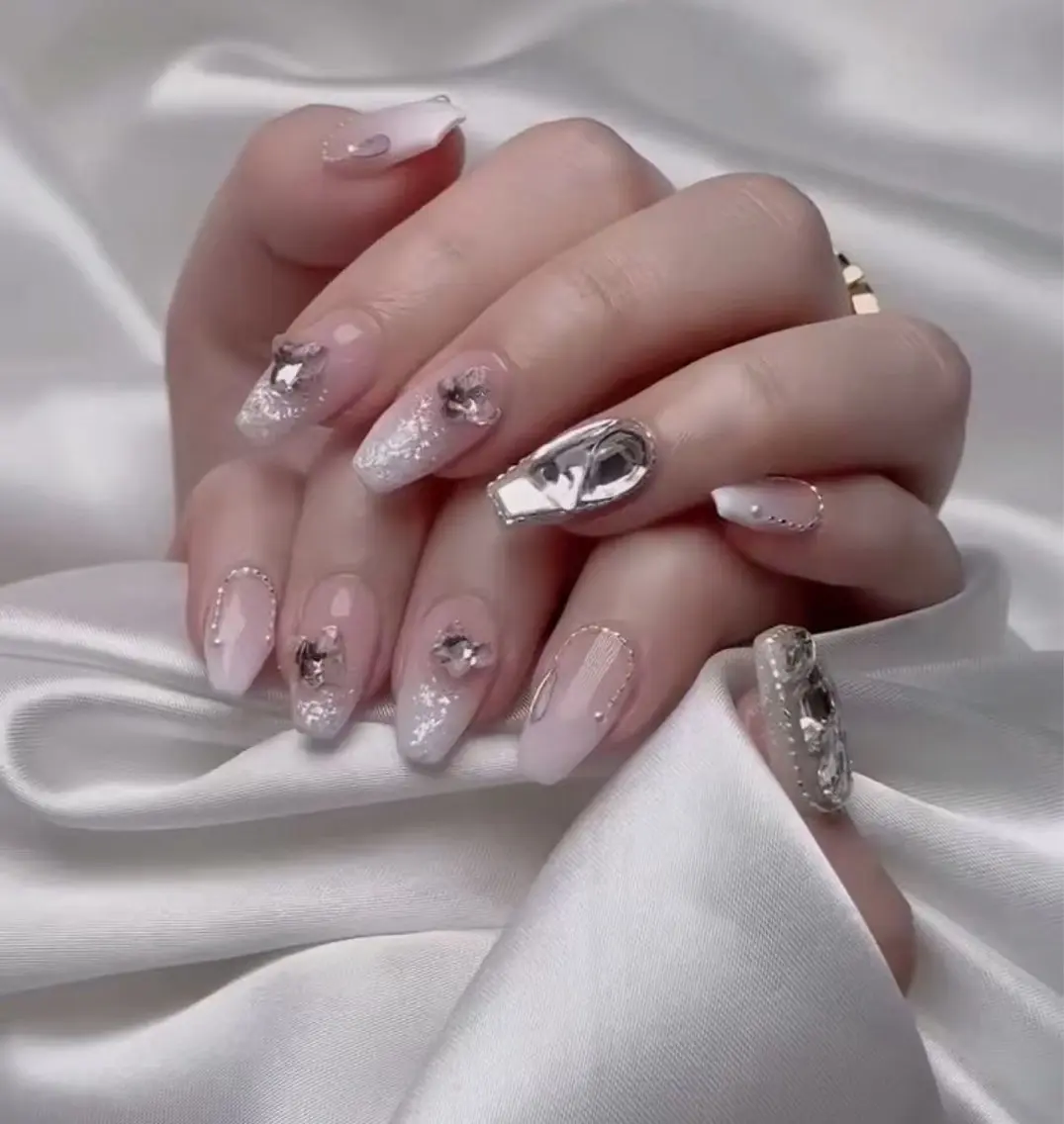 ネイル フラワーネイル フレンチネイル ジェルネイル ガラスフレンチ ハート ハンドネイル BabyYouMi nailのネイルデザイン