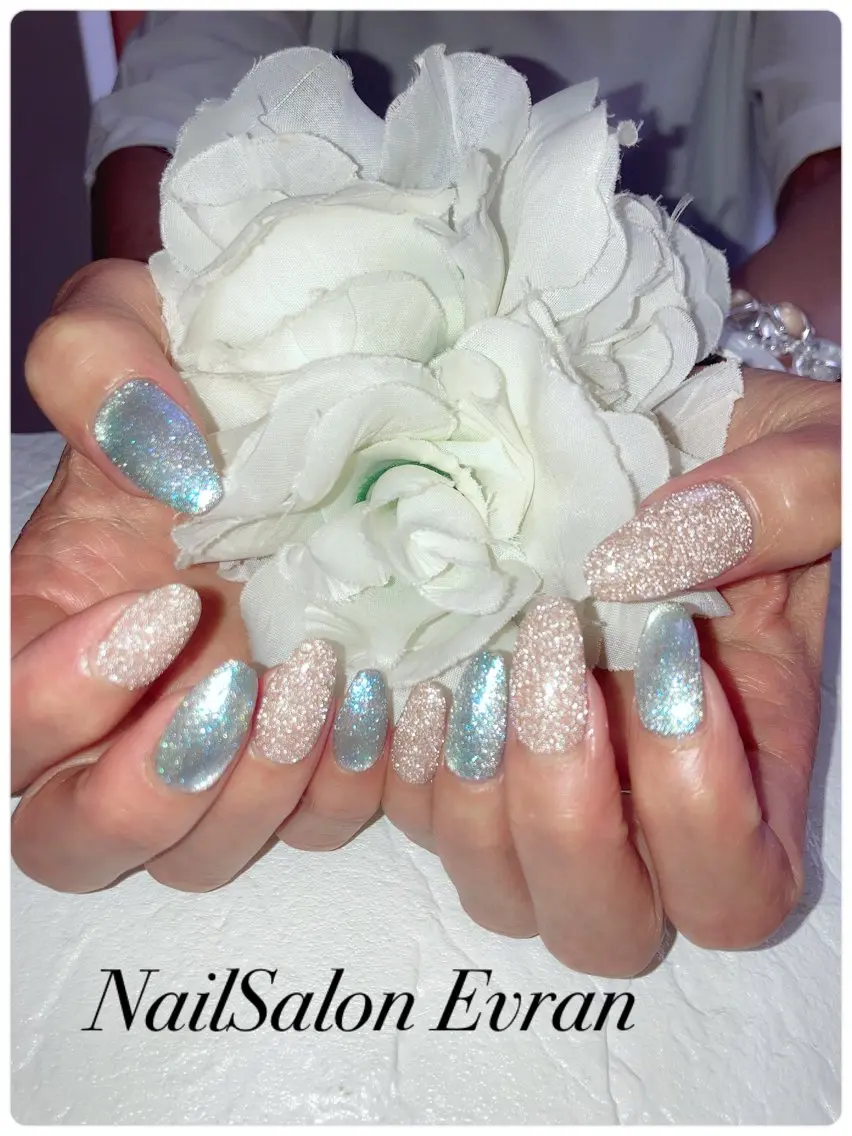 ネイル アートネイル フラッシュネイル フレンチネイル マグネットネイル 持ち込み ハンドネイル Nail salon Evranのネイルデザイン