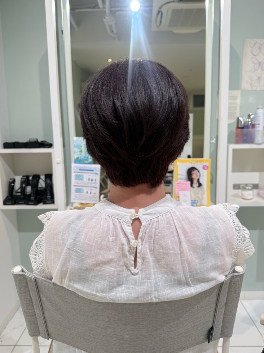 ショート ショートレイヤー レイヤーカット ショートヘア カット ヘアカラー 藤原 歩香のヘアスタイル