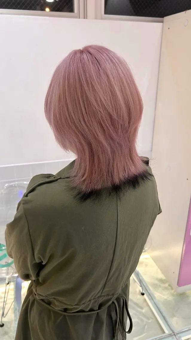 ミディアム カラー デザインカラー ダブルカラー ヘアカラー レイン🌏🍀 透明感/ハイトーンのヘアスタイル