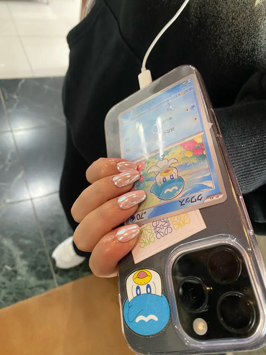 ネイル ミラーネイル MAXKELLY AIのネイルデザイン
