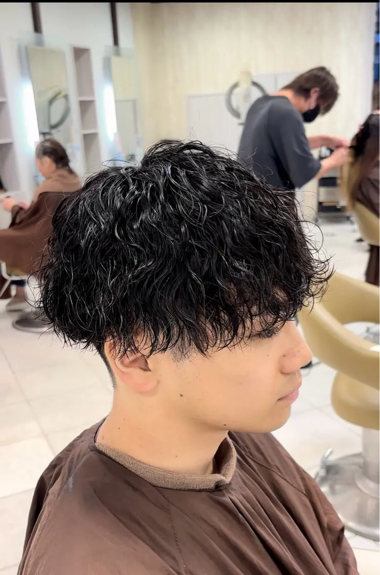 ショート パーマ メンズ メンズパーマ 波巻きパーマ ダメージレス縮毛矯正 メンズも歓迎 細谷のヘアスタイル