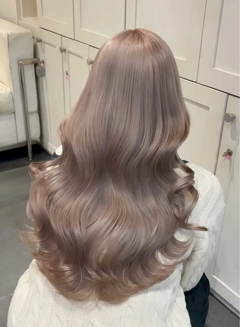 ロング ヘアカラー コスギ ユカナのヘアスタイル