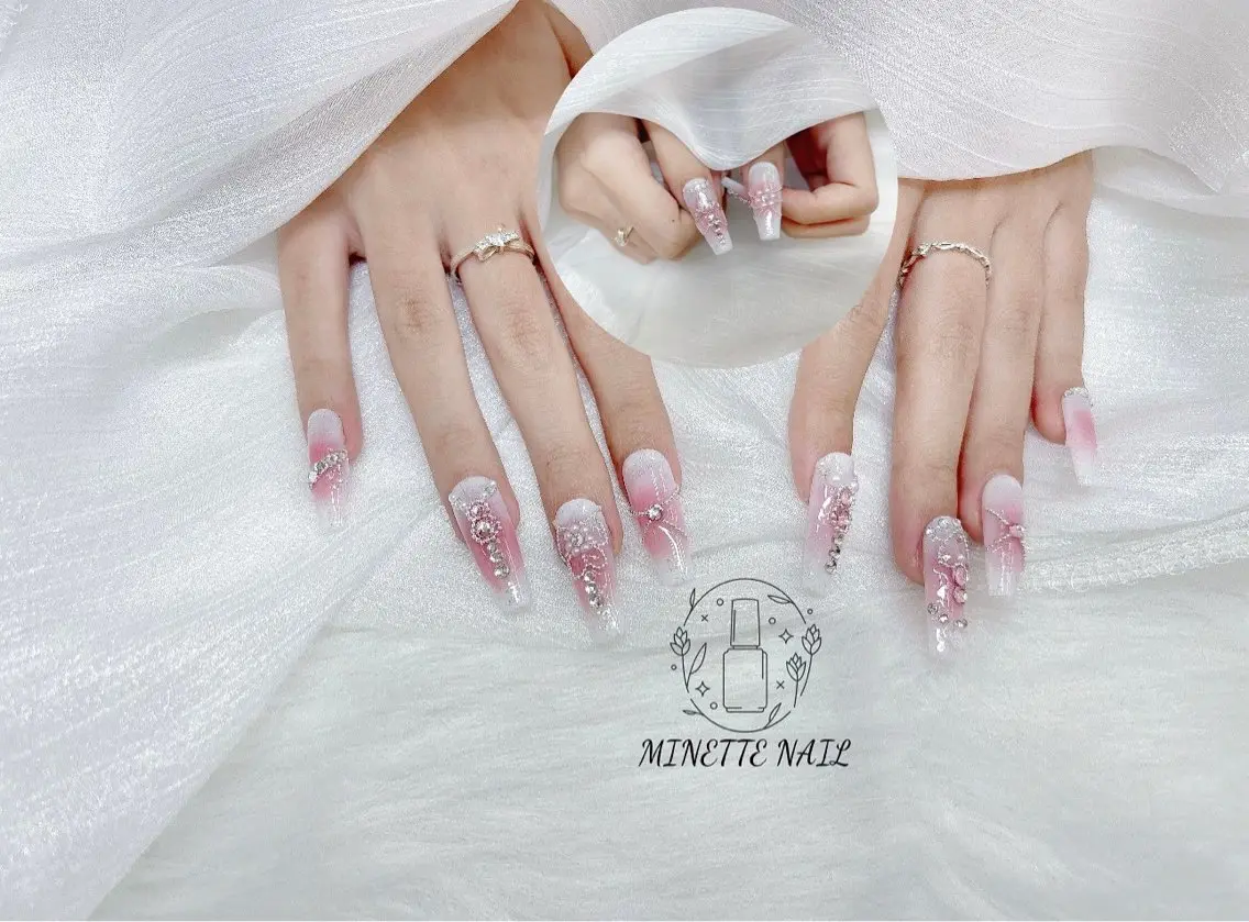 ネイル フレンチネイル ジェルネイル ガラスフレンチ 韓国ネイル マグネットネイル ハンドネイル Minette nailHuongのネイルデザイン