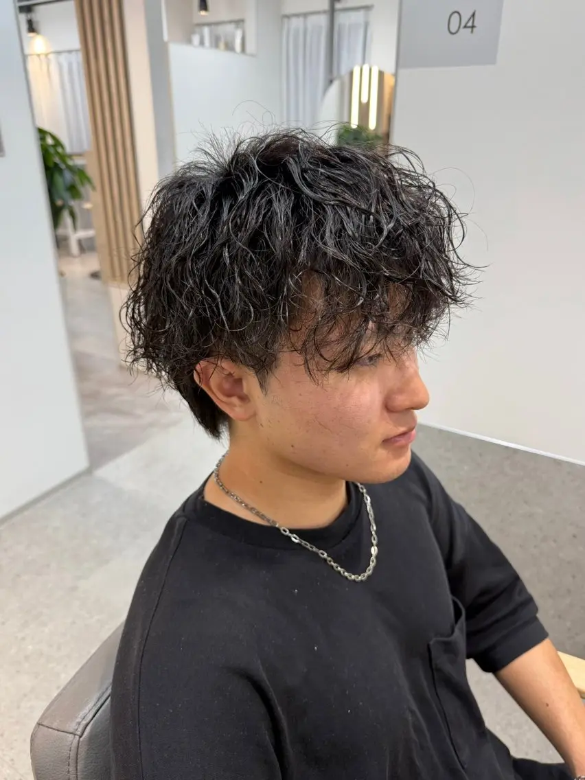 パーマ メンズ メンズパーマ 波巻きパーマ スパイラルパーマ 川﨑 未稀のヘアスタイル