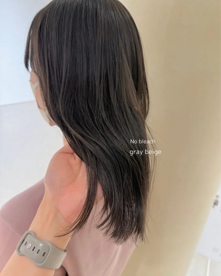 ミディアム くすみベージュカラー 🪻HARUKAのヘアスタイル