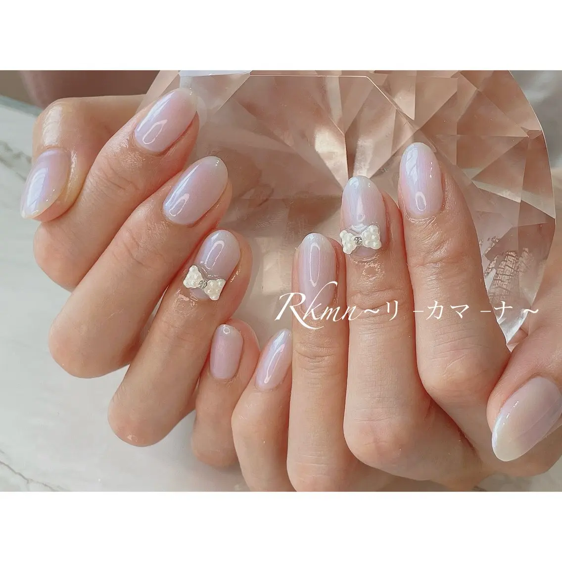 ネイル アートネイル オーロラネイル リボン 春ネイル ホワイト ハンドネイル フットネイル ハンドケア Rkmn ~リ-カマ-ナ~のネイルデザイン