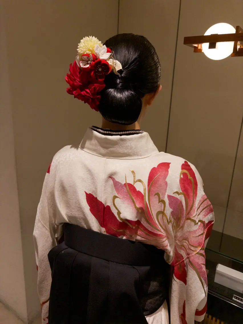 カラー ヘアアレンジ 卒業式のヘアスタイル yiye shioriのヘアスタイル